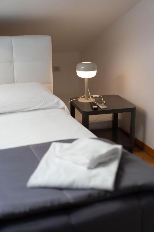 Aparthotel Cairoli Building By Dimorra Napels