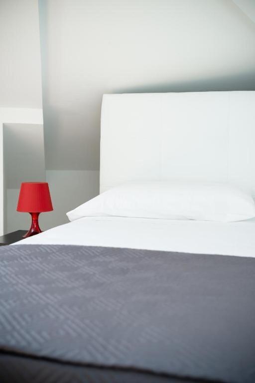 Aparthotel Cairoli Building By Dimorra Napels