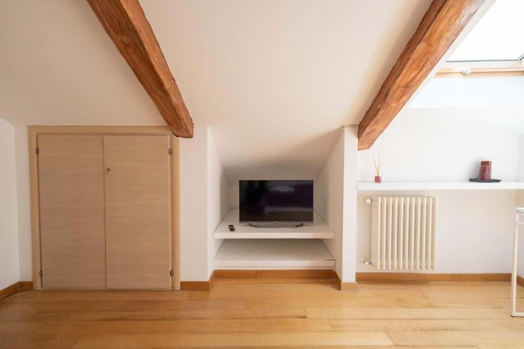 Aparthotel Cairoli Building By Dimorra Napels